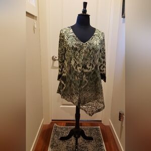 Unity World Wear Green and Cream Patterned Tunic